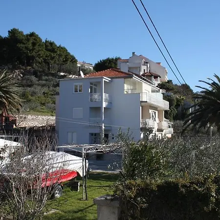 Apartments Vojnovic Duce 3* Omis