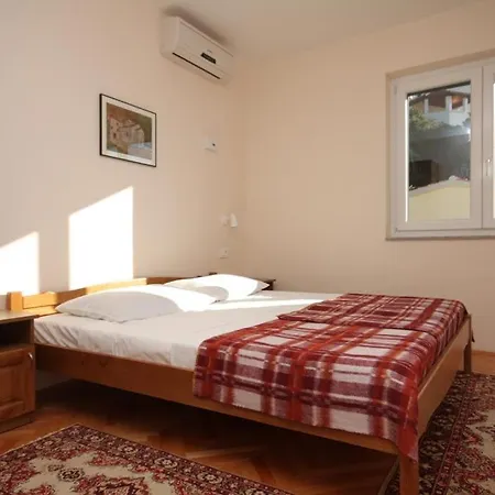 Guest house Apartments Vojnovic Duce