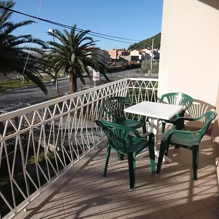 Guest house Apartments Vojnovic Duce Omis
