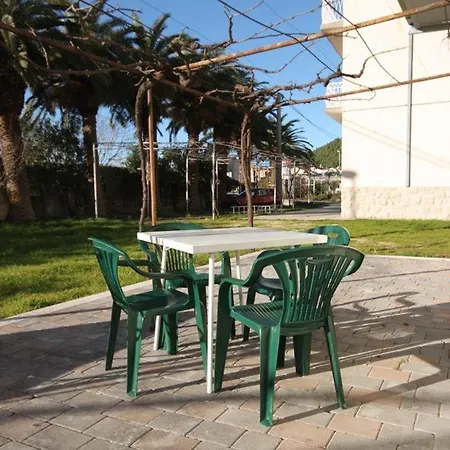 Apartments Vojnovic Duce 3*
