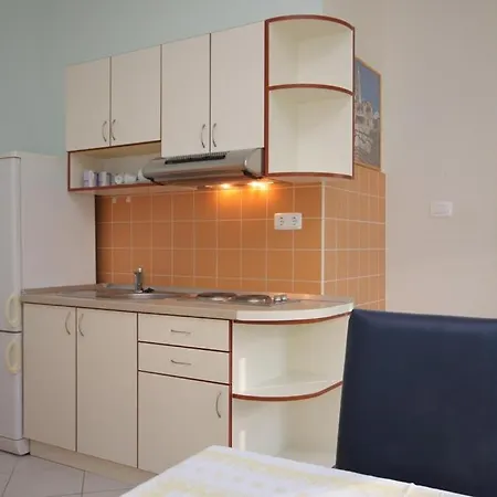 Apartments Vojnovic Duce 3* Omis