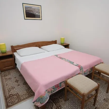 Apartments Vojnovic Duce 3*