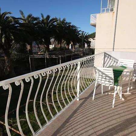 Apartments Vojnovic Duce Guest house 3*