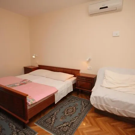 Apartments Vojnovic Duce 3* Omis