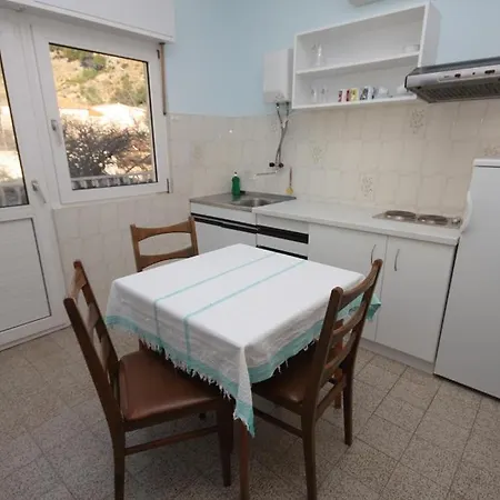 Apartments Vojnovic Duce 3* Omis