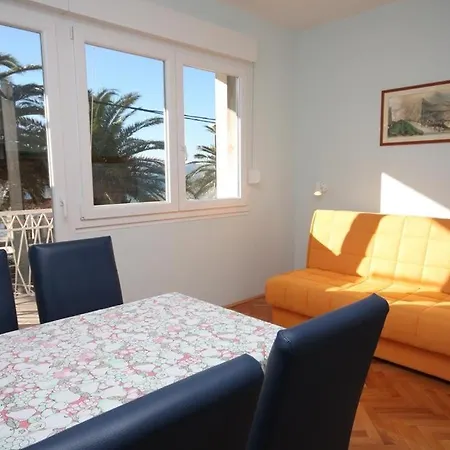 Apartments Vojnovic Duce Guest house Omis
