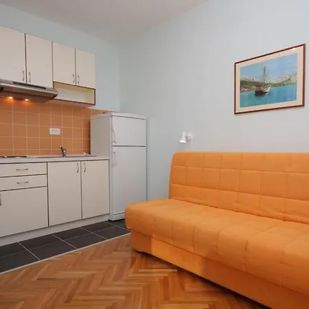 Apartments Vojnovic Duce 3*