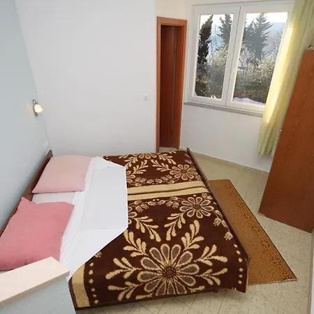 Apartments Vojnovic Duce 3* Omis