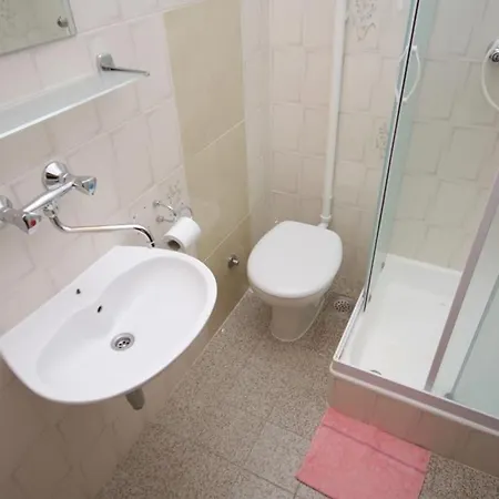 Apartments Vojnovic Duce 3*