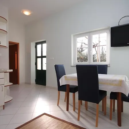 Guest house Apartments Vojnovic Duce