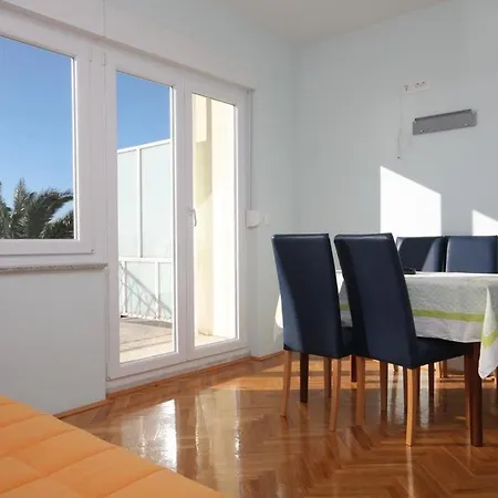 Guest house Apartments Vojnovic Duce