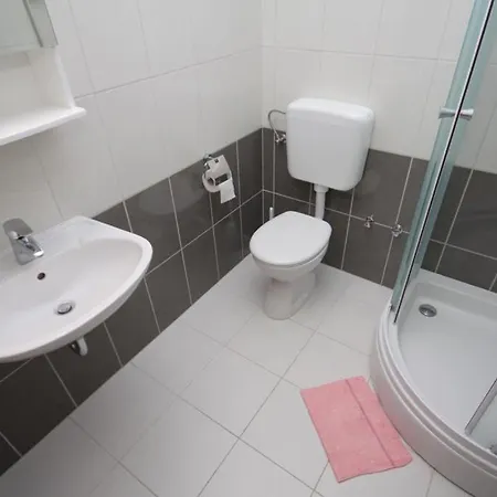 Apartments Vojnovic Duce 3* Omis
